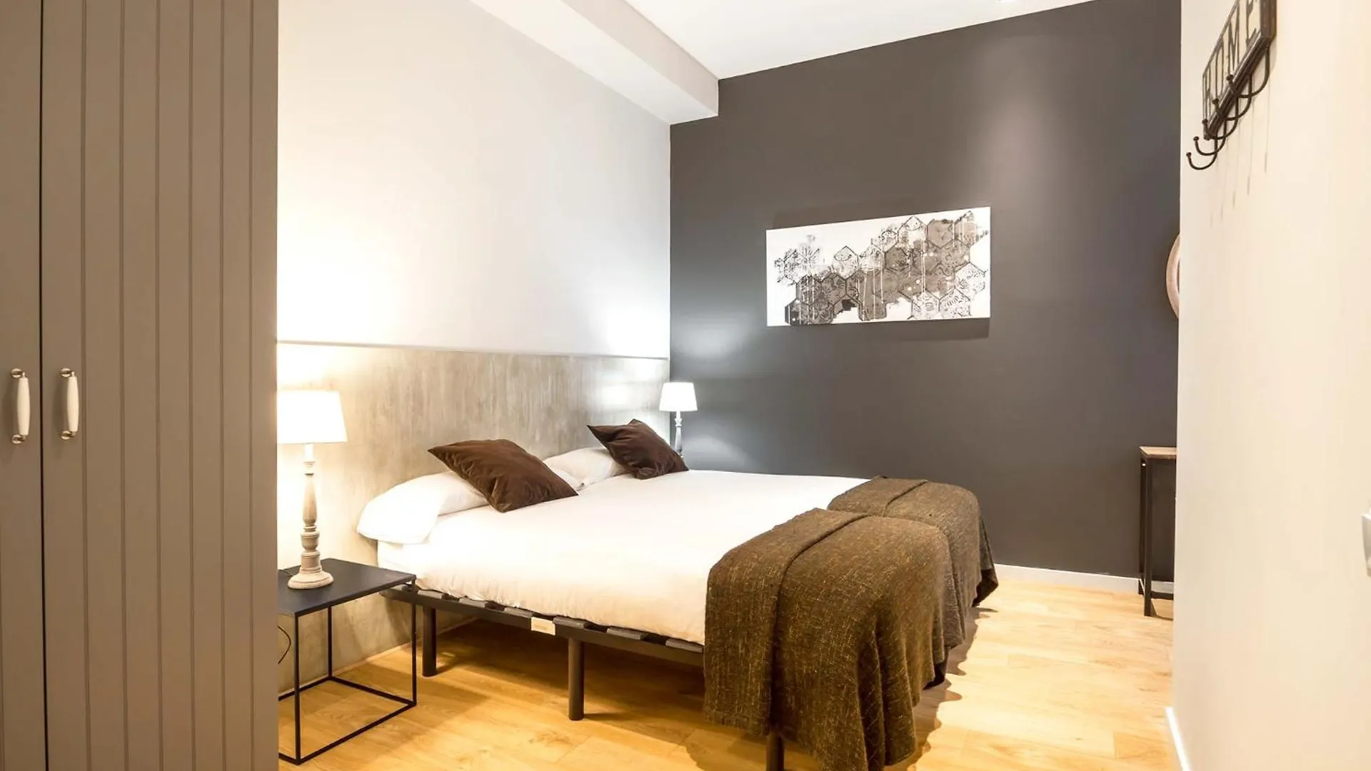 Rent Top Apartments Rambla Catalunya Barcelona 0*,  España
