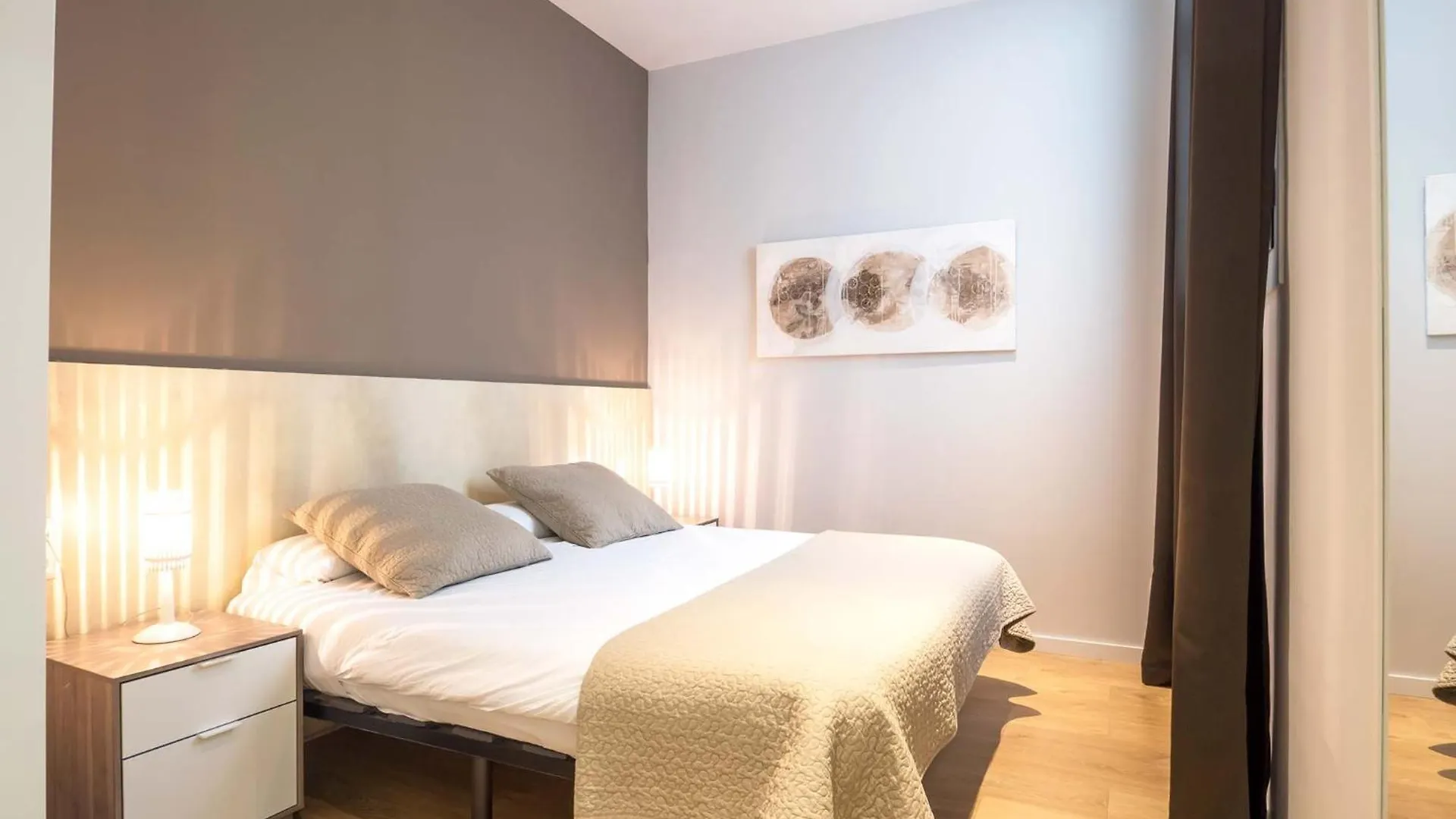 Rent Top Apartments Rambla Catalunya Barcellona Spagna