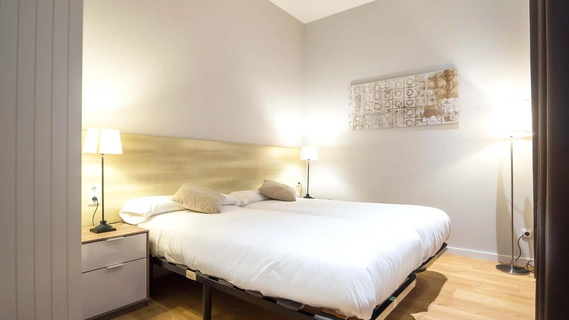 Rent Top Apartments Rambla Catalunya Барселона