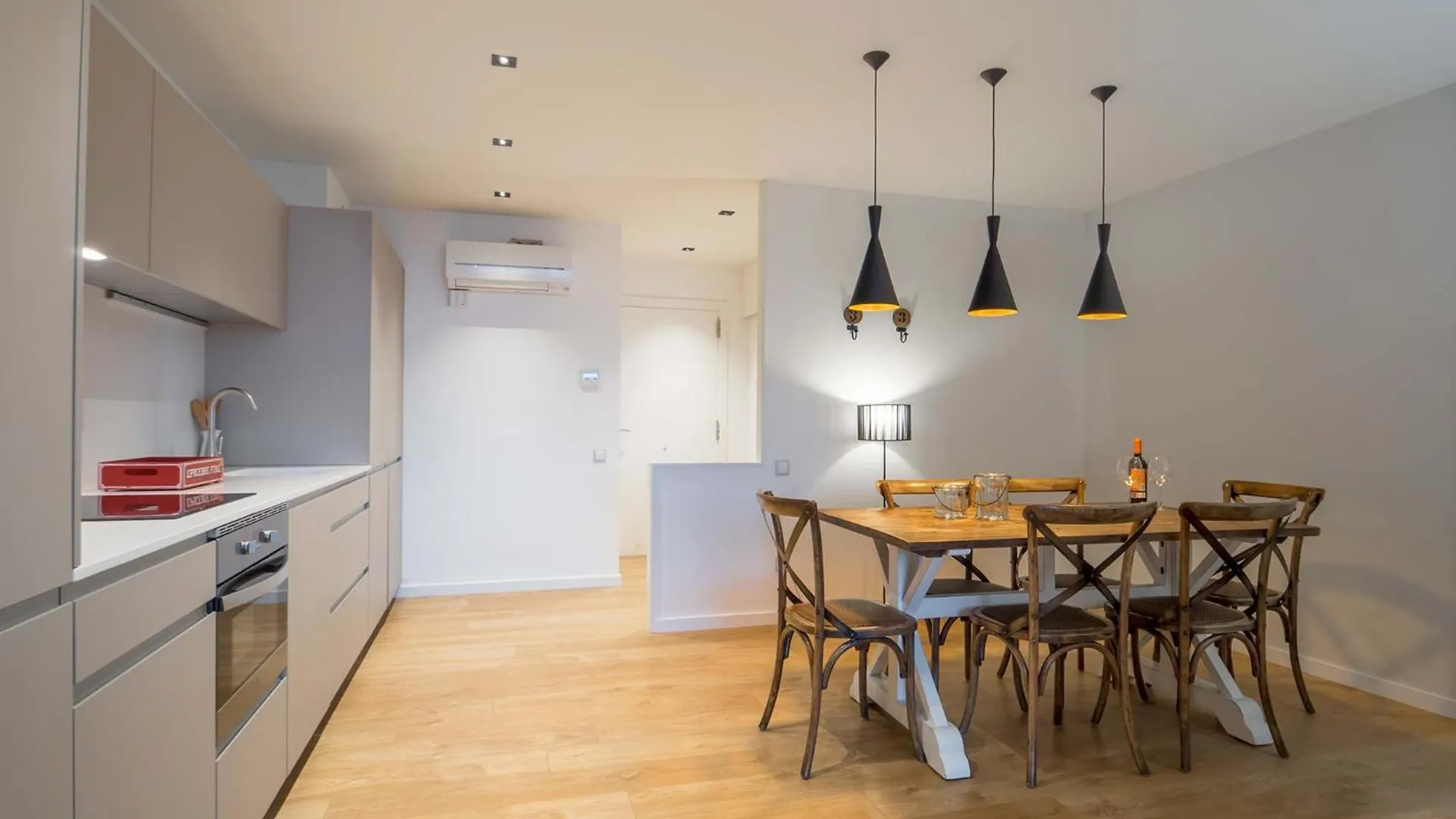 Rent Top Apartments Rambla Catalunya Барселона
